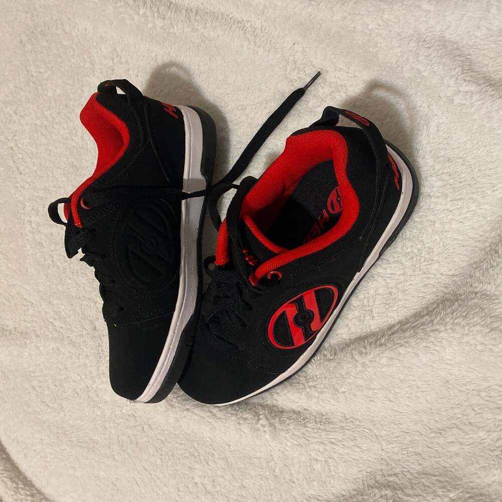 Heelys Black and Red Wheeled Sneakers, Skate Shoes, Kids Size 5